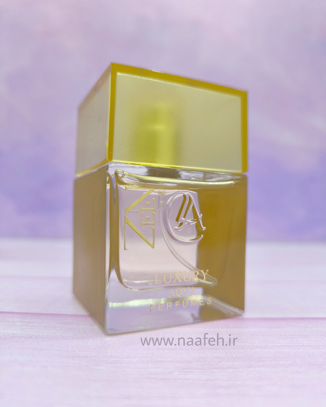 زن لاکچری آکوا 50 میل